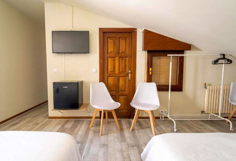 هتل Alojamientos Valdecilla 3000