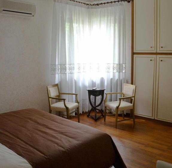 تختخواب و صبحانه La Casa Di Enrico