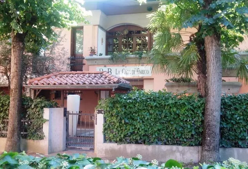 تختخواب و صبحانه La Casa Di Enrico