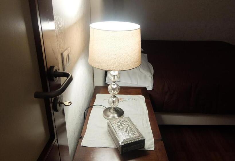 تختخواب و صبحانه La Casa Di Enrico