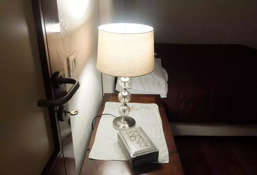 تختخواب و صبحانه La Casa Di Enrico