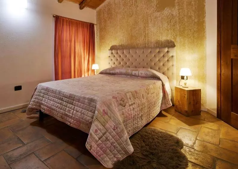 ベッドアンドブレックファースト Agriturismo Cascina Mirandola
