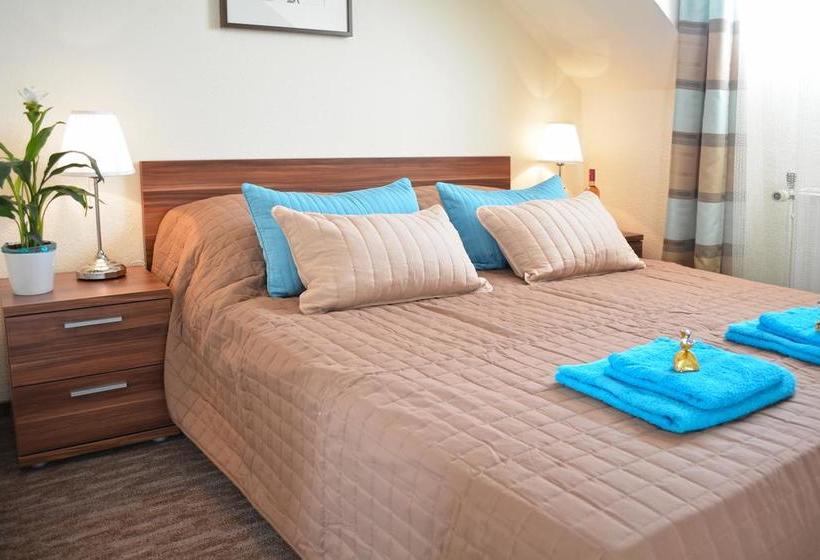 Bed and Breakfast Airport Glossel Panzió