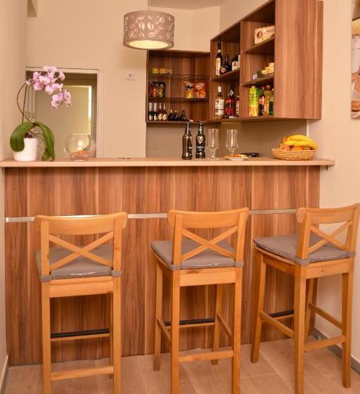 Bed and Breakfast Airport Glossel Panzió