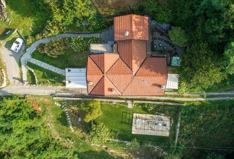 Bed and Breakfast Essentia Guest House