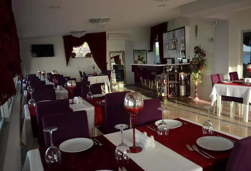 هتل Club Rose Bay