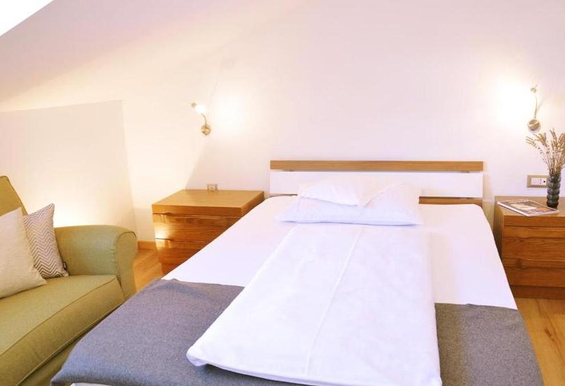 בית מלון כפרי Karin