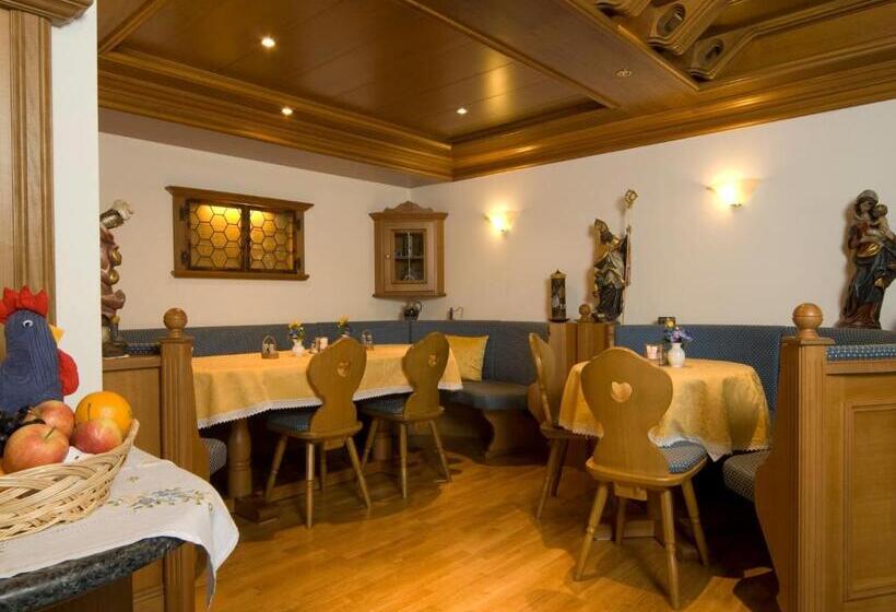 בית מלון כפרי Karin