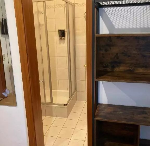 Hotelli B&b Pension Karlsdorfer Hof