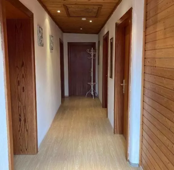 Hotelli B&b Pension Karlsdorfer Hof