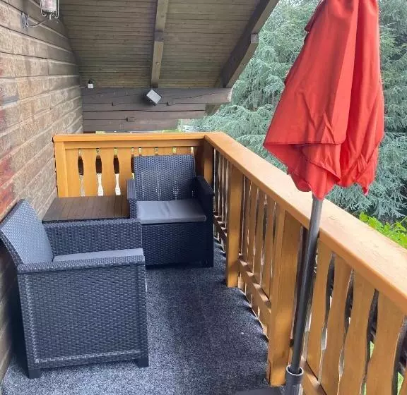 Hotelli B&b Pension Karlsdorfer Hof