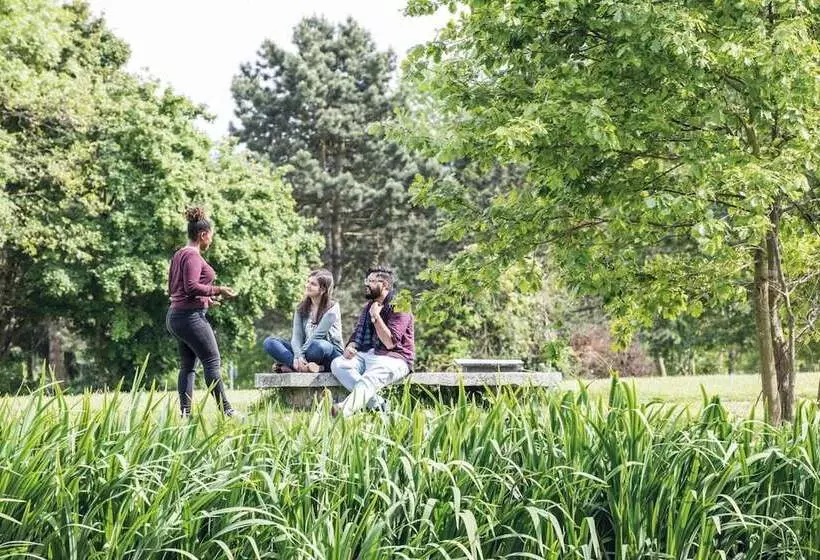 ホテル Tyler Court University Of Kent