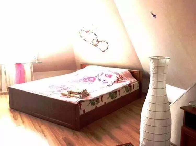 هتل Vilari Odessa