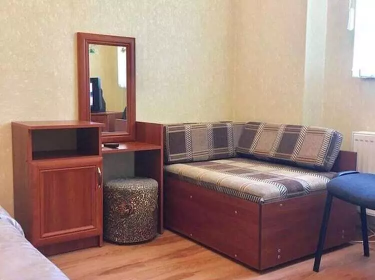 هتل Vilari Odessa