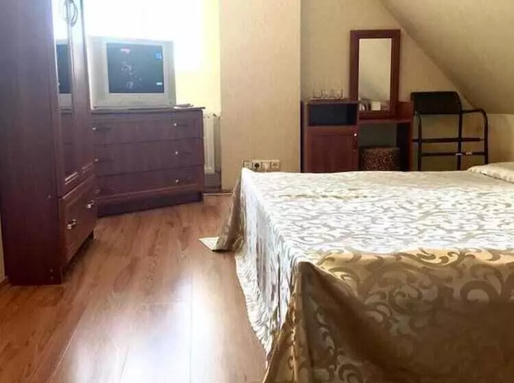 هتل Vilari Odessa
