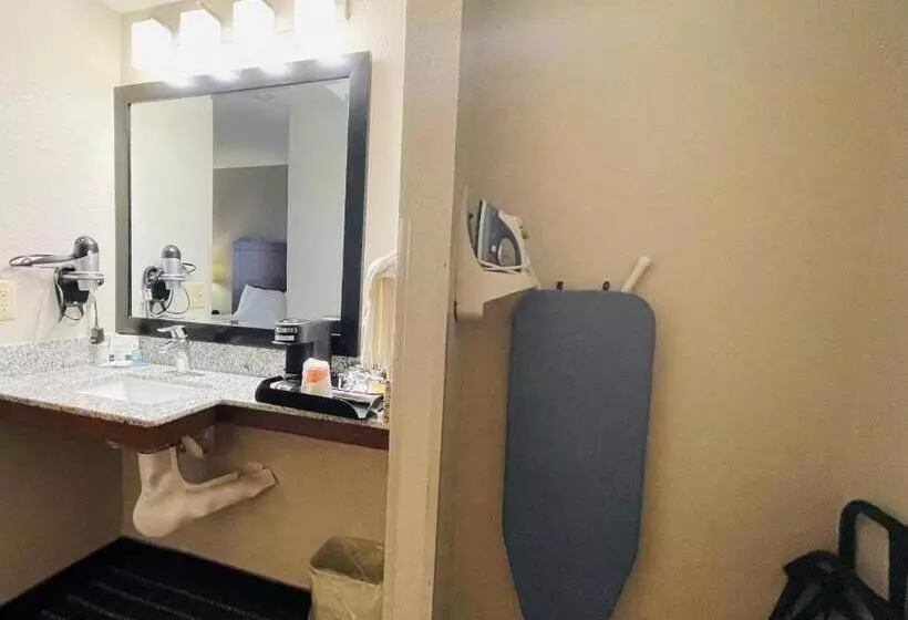 モーテル Quality Inn Madison West Near University Area