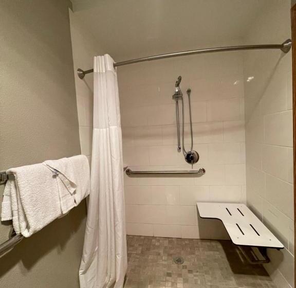 فندق على الطريق Quality Inn Madison West Near University Area