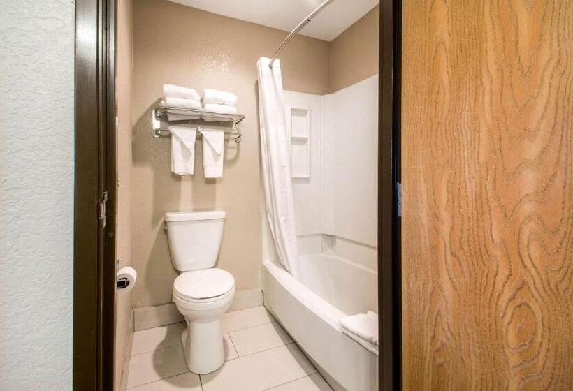 فندق على الطريق Quality Inn Madison West Near University Area