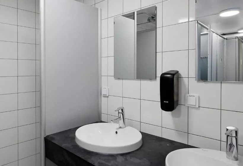 Skeppsdockans Vandrarhem