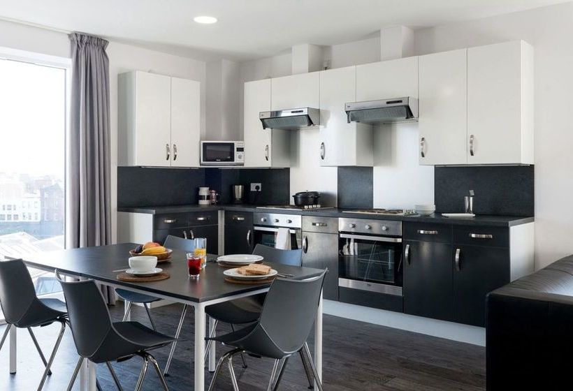 هاستل Aparto Binary Hub