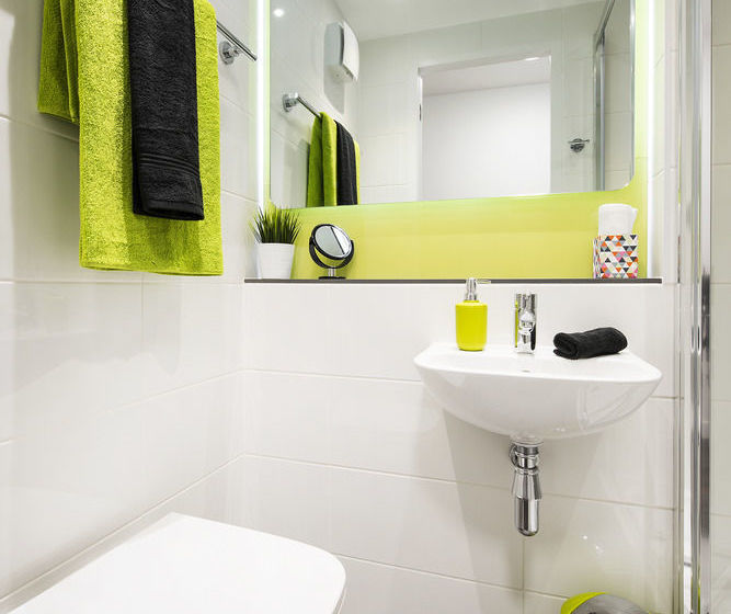 هاستل Aparto Binary Hub