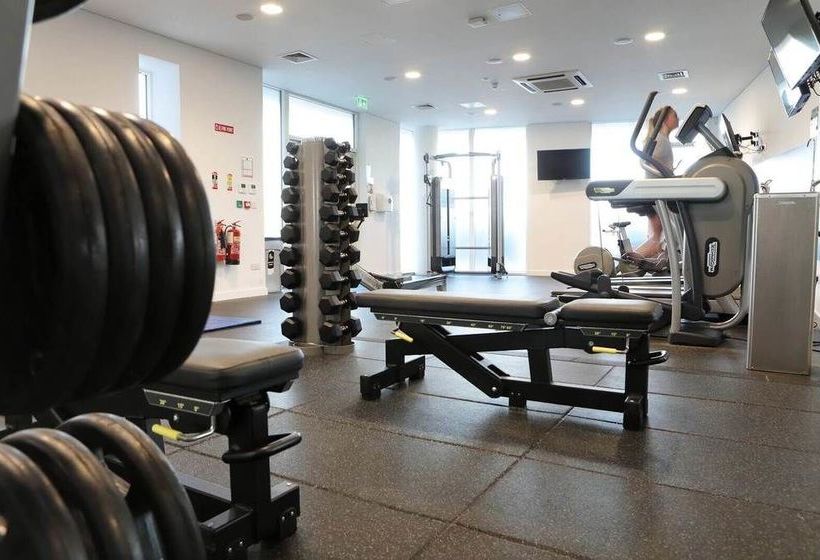 هاستل Aparto Binary Hub