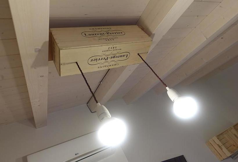 تختخواب و صبحانه Rooms Maison 3 Magnoni