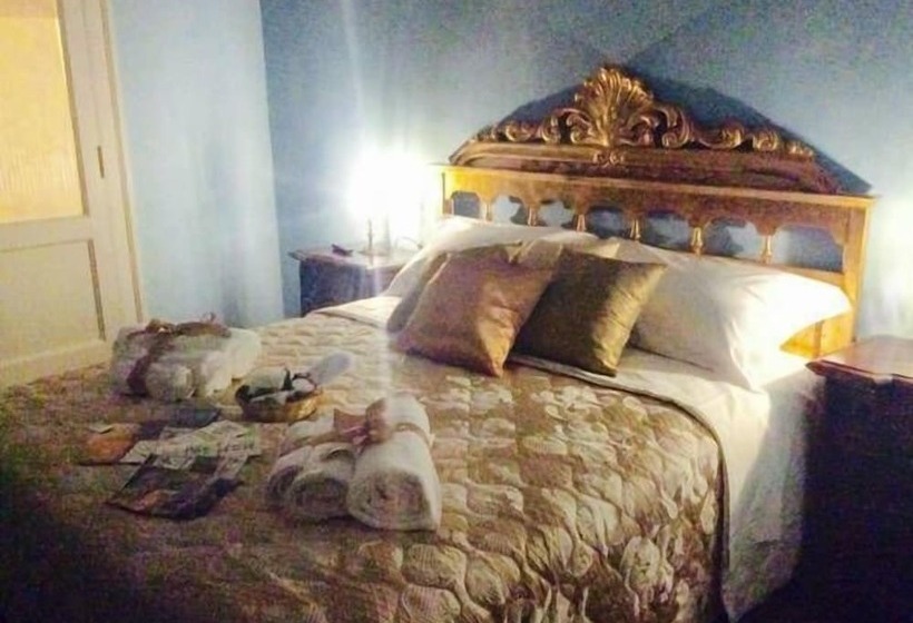 تختخواب و صبحانه Napoli Retro