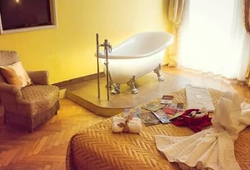 تختخواب و صبحانه Napoli Retro