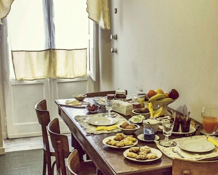 تختخواب و صبحانه Napoli Retro