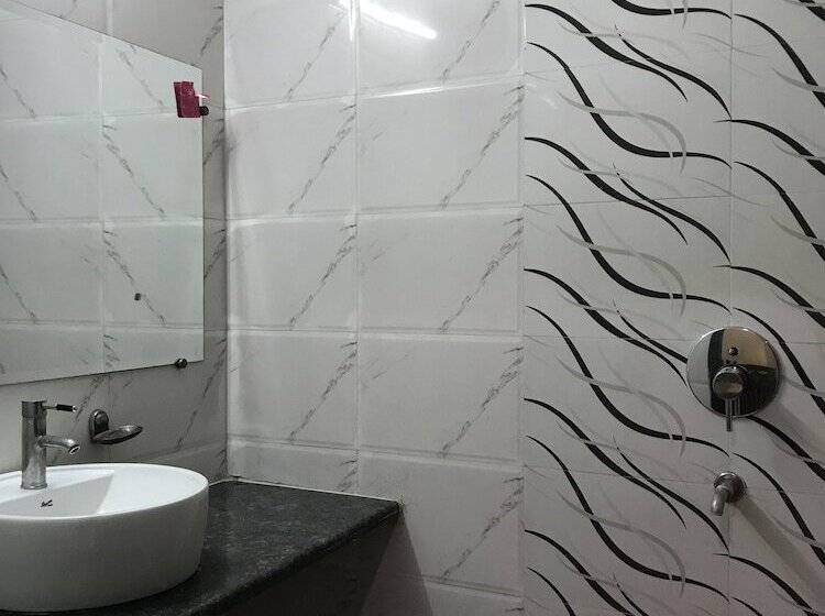 בית מלון כפרי Noble Inn