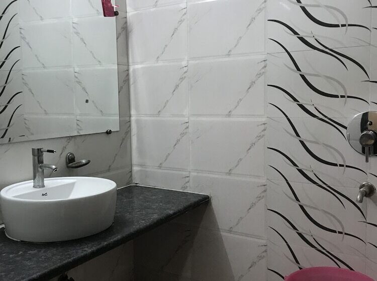 בית מלון כפרי Noble Inn