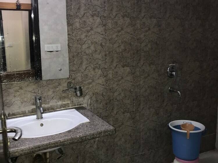 בית מלון כפרי Noble Inn