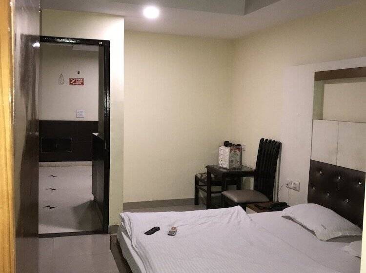 בית מלון כפרי Noble Inn