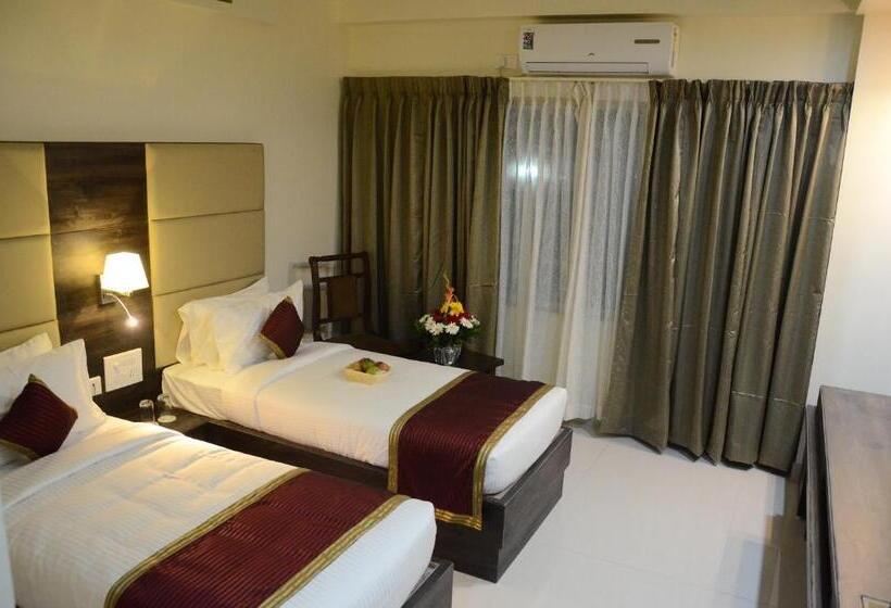 Отель Jai Maata Grandeur