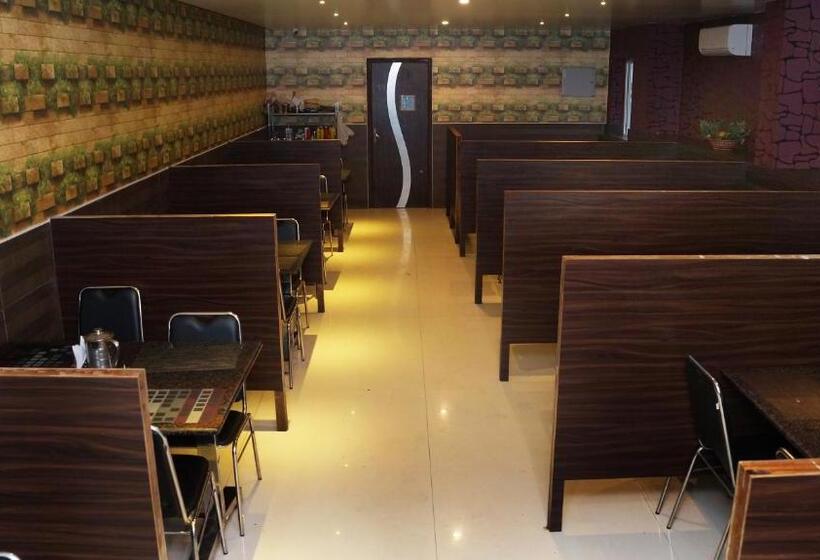 Hotel Kani Residency