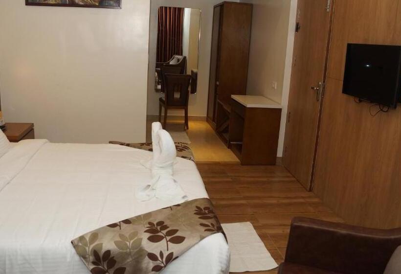 Hotel Kani Residency