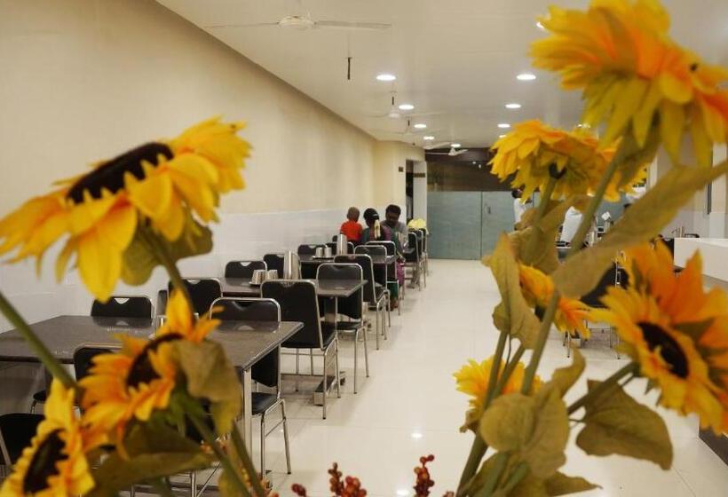 Hotel Kani Residency