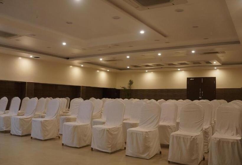 Hotel Kani Residency