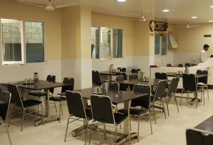 Hotel Kani Residency