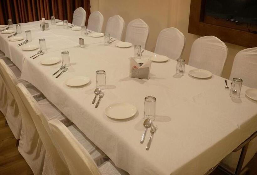 Hotel Kani Residency