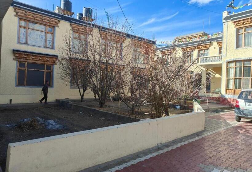 호텔 Lonchay Residency, Leh