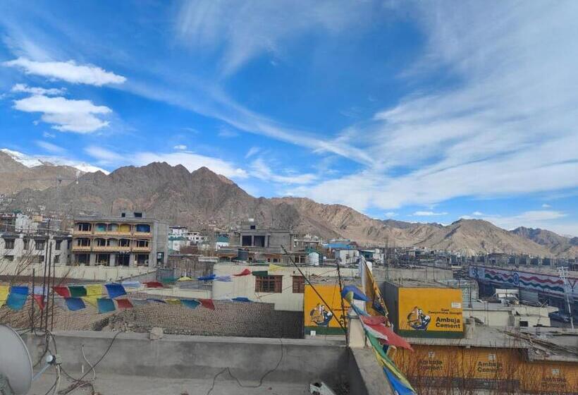 호텔 Lonchay Residency, Leh