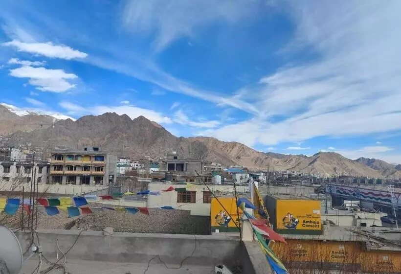 ホテル Lonchay Residency, Leh