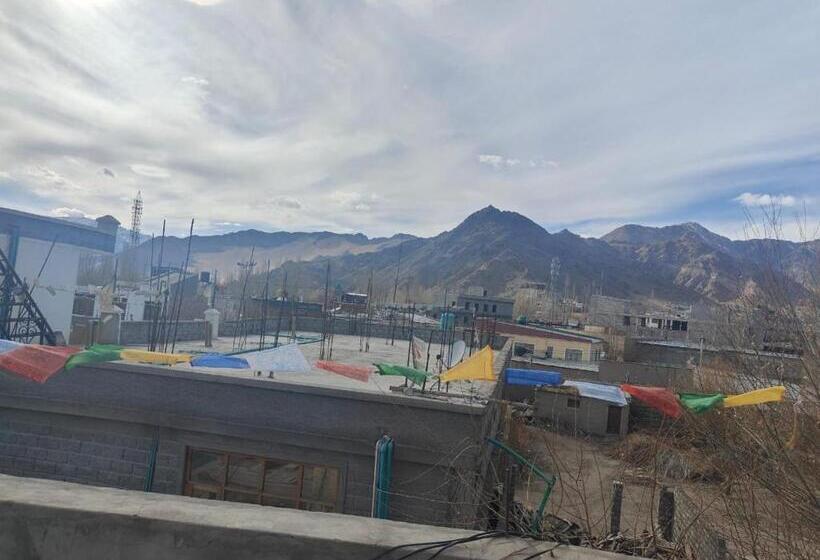 호텔 Lonchay Residency, Leh