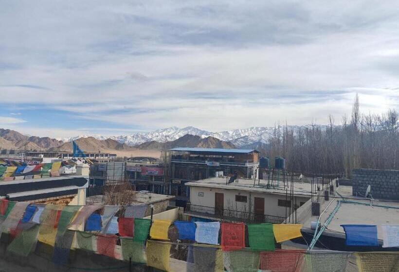 호텔 Lonchay Residency, Leh