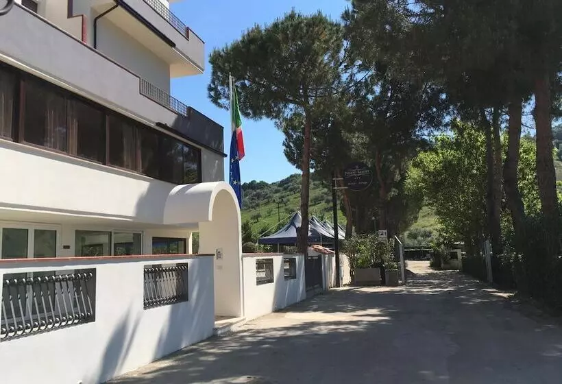 ホテル Pineto Resort