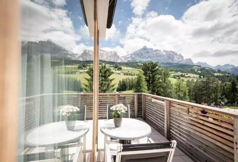 Alpine Hotel Ciasa Lara