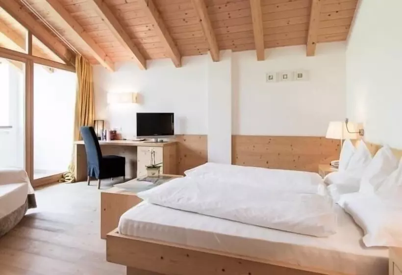 Alpine Hotel Ciasa Lara