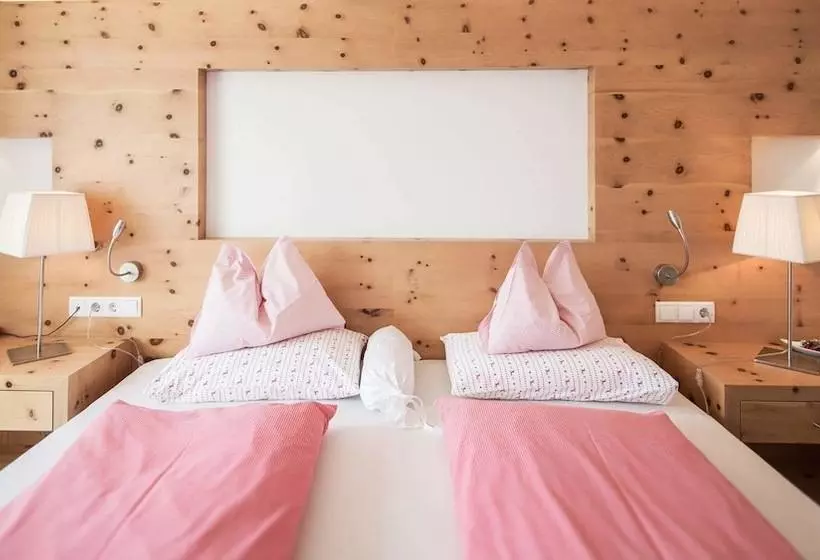 Alpine Hotel Ciasa Lara